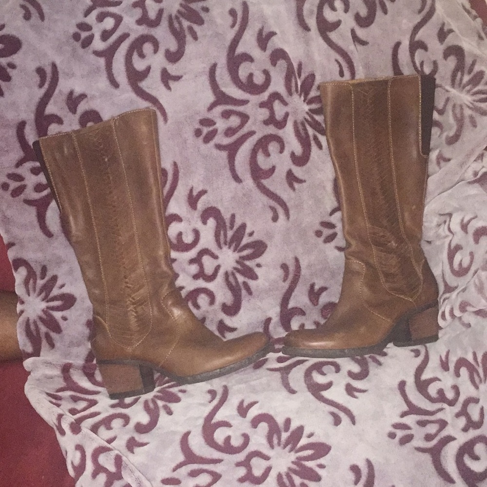 Born boots